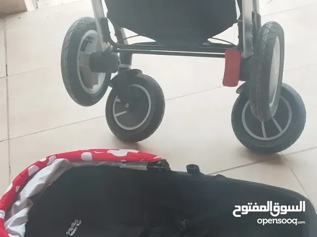 عرباية اطفال للبيع مستعملة استعمال بسيط بحالة الوكالة للبيع بتنفع كوت وعرباي 2 ب1