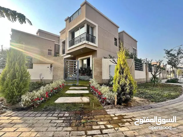 mk فيلا للبيع بخصم 50% في التجمع الاول بكمبوند تاج سيتي Taj city new cairo امام المطار مباشرة (3غرف)