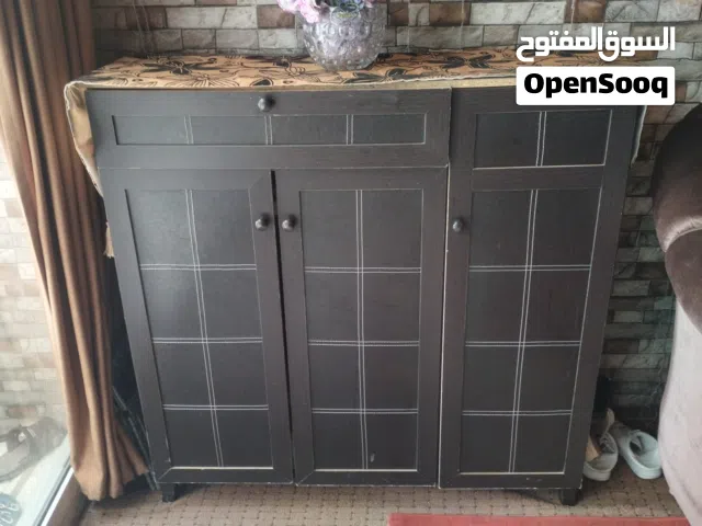 خزانة احذيه بحاله ممتازه