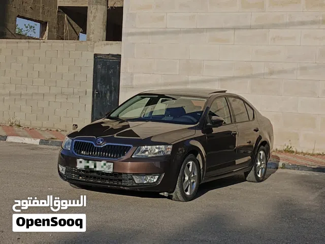سكواد اوكتافيا تسيير 2016 ماشيه 72 ألف كم دهان الاصلي بدون تجميلي بدون حوادث او ضربات