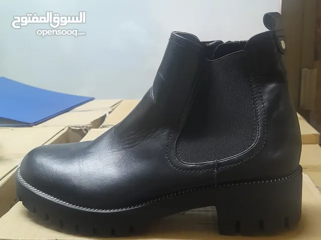 Black Boots in Giza