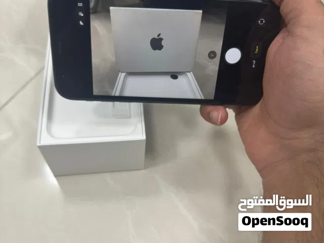 في حاله وكاله ايفون 11 ممتاز للتصوير و الاتصال و الالعاب السعر بس 1000 ينباع ف المحلات 1200 ف ابوظبي