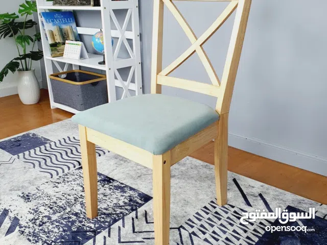 كرسي مصنوع من خشب الزان،متين جدا وعملي من أفخم الكراسي