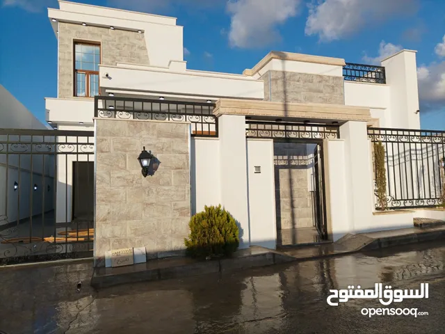 230 m2 5 Bedrooms Villa for Rent in Tripoli Ain Zara