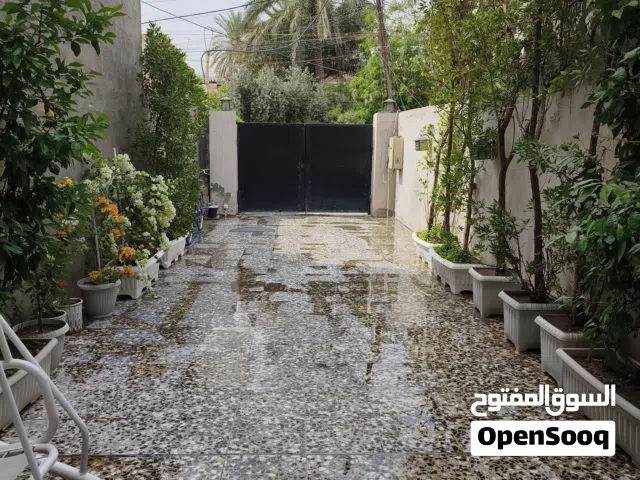 128 m2 2 Bedrooms Townhouse for Sale in Baghdad Other