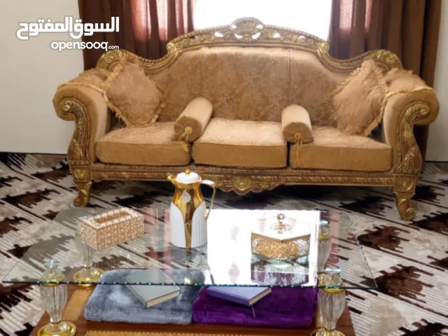 طقم كنب زان سبع مقاعد بحالة ممتازة