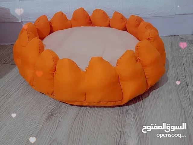سرير قطط صيفي تفصيل جديد لون برتقالي وبيج قطر 50سم