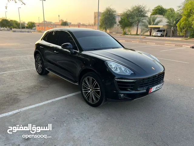 Porsche Macan 2016 in Abu Dhabi