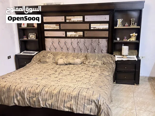 غرفة نوم بحالة جيدة