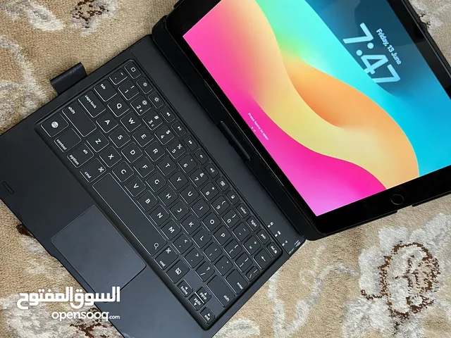 ايباد ابل اصلي 7 السابع 32 قيقا مع كيبورد مو مفتوح ولا مصلح مع الشحن الاصلي الجاد يراسلني وتساب