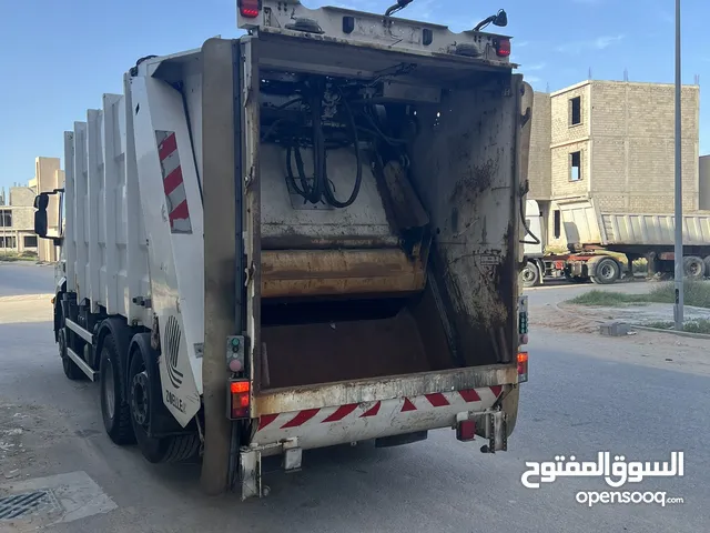 ضاغطة قمامة