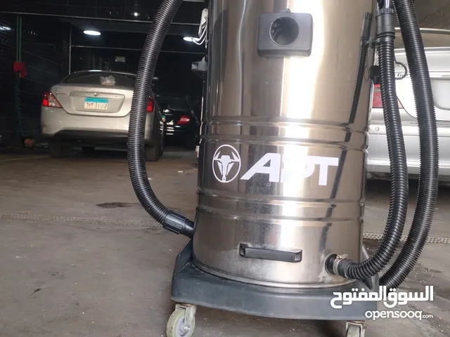 مكنسه بحاله الزيرو اي بي تي ما اشتغلتش غير اربع مرات ثلاثه موتور شفط ميه واتربه