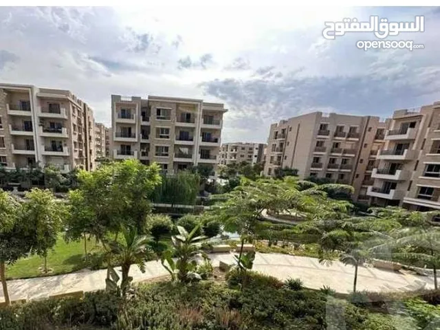 شقه للبيع باوريجامى جولف قلب تاج سيتى دقايق من العاصمه الاداريه