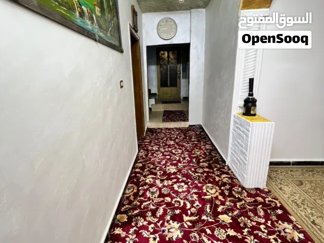 200 m2 3 Bedrooms Apartments for Sale in Ramtha Romtha