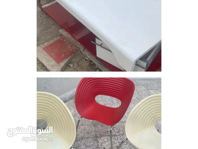 للبيع اثاث منزلي عباره عن طاولة طعام مع كراسي طاولة حديقه مع كراسي