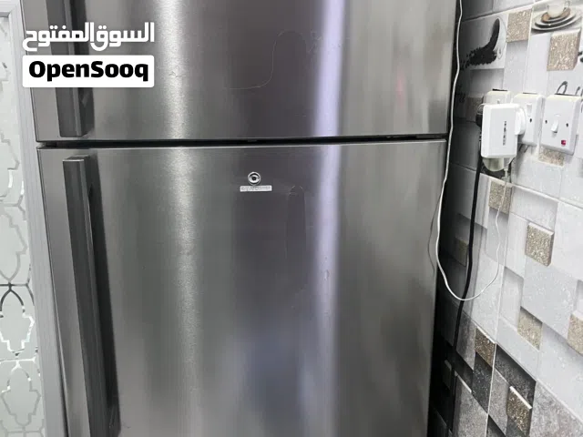 ثلاجة نظيفه جداً