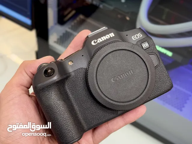 canon r8 للبيع أستخدام قليل جدا جدا نظافة 100% مع جميع الملحقات كارتون مع بطارية وشاحنة أضافية تواصل