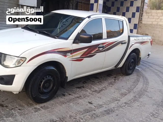 2015 ميتسوبيشي L200 Standard