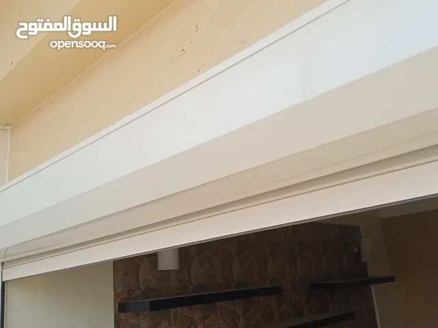 اثنين شطر واحد كهربائي والثاني يدوي بحالي جديده استعمال خفيف