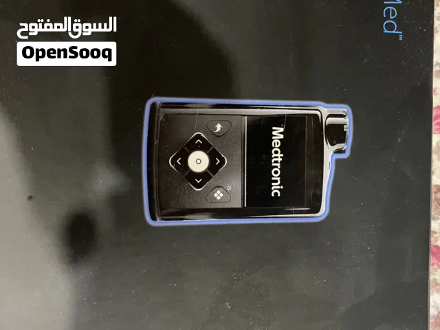مضخة انسولين  minimed 780 g مع كامل معداتها النوع الافضل  تحكم كامل الكتروني