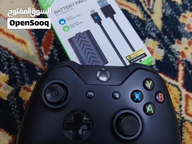 ذراع XBOX ONE الاصلية ومعاها بطارية شحن ممتازة