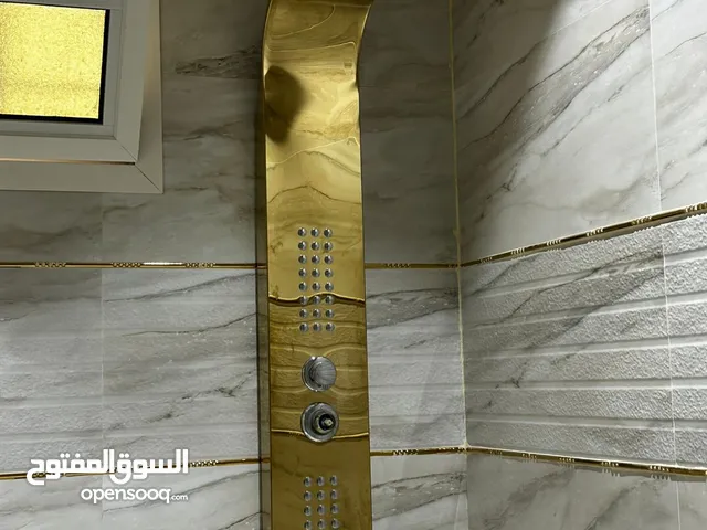 دش استحمام لون ذهبي