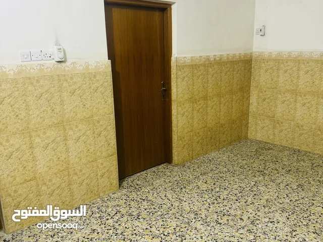 200m2 4 Bedrooms Apartments for Rent in Basra Qibla