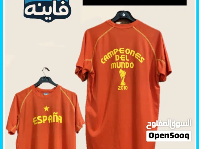بلوزة المنتخب الاسباني عام 2010 بحالة ممتازة