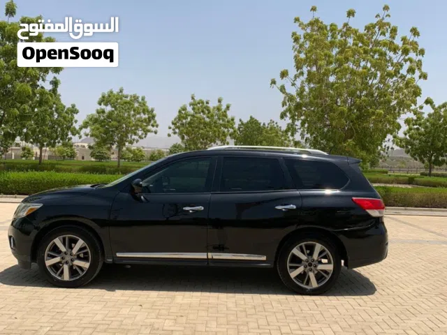 2014 نيسان باثفايندر Standard