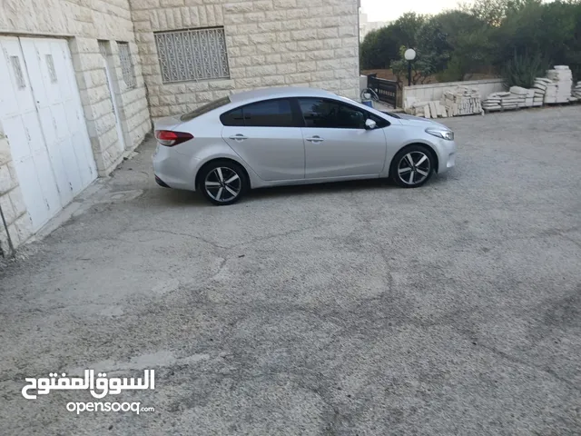 كيا K3 /موديل 2017/ ماتور 1600/ اقتصاديه/اصل سولار/ غنيه عن التعريف