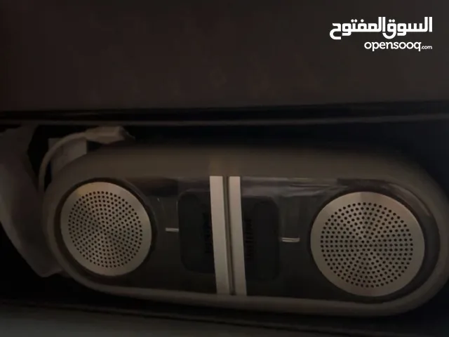 Speaker Bluetooth/aux includes charger but no aux wires Bluetooth name D12