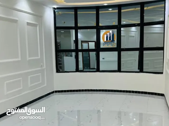 164 m2 5 Bedrooms Apartments for Sale in Sana'a Bayt Baws