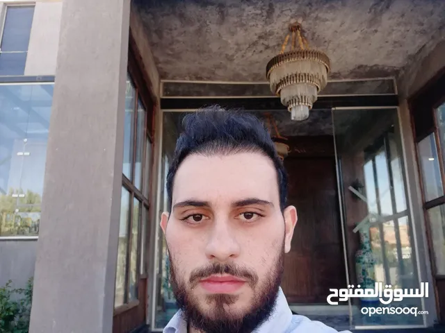 استاذ كيمياء وعلوم