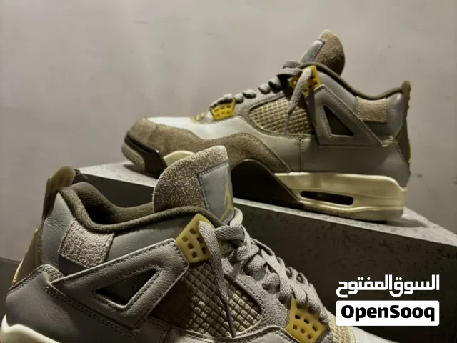 Air Jordan 4 Retro photon dust