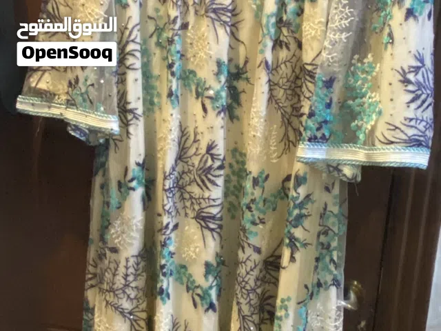 فساتين شبه جديده للبيع  في جدة