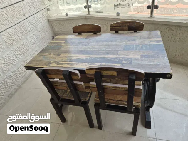 طاوله مستعمله للبيع