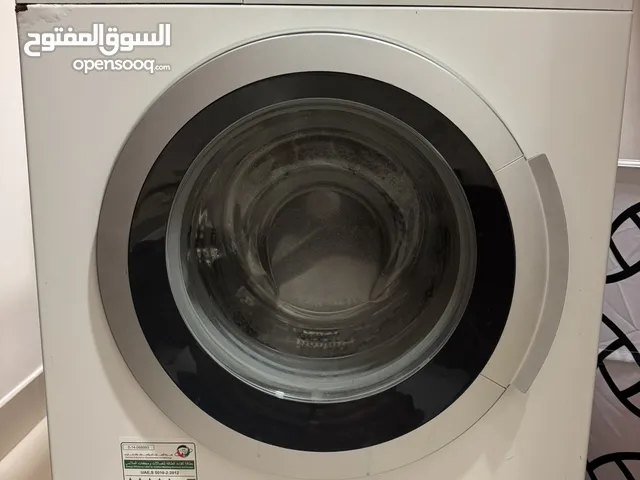 Siemens iQ500 9Kg front load washing machine with 13 wash programs in great working condition.