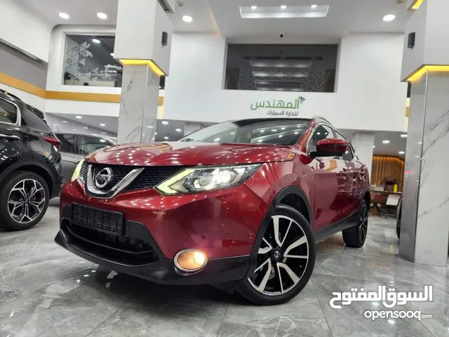 Nissan Qashqai 2015 مميز جداً وكامل الإضافات
