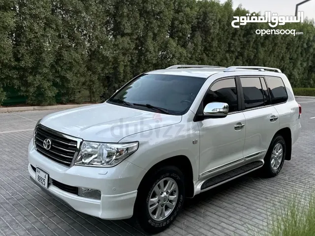 لاندكروزر 2010