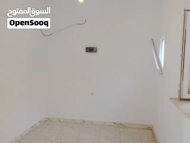 150 m2 2 Bedrooms Townhouse for Rent in Benghazi Al-Majouri