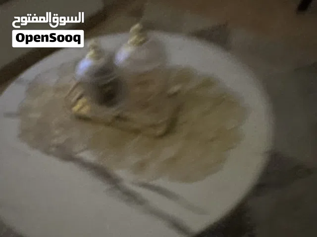 2 طاوله في حاله جيده جدا جدا