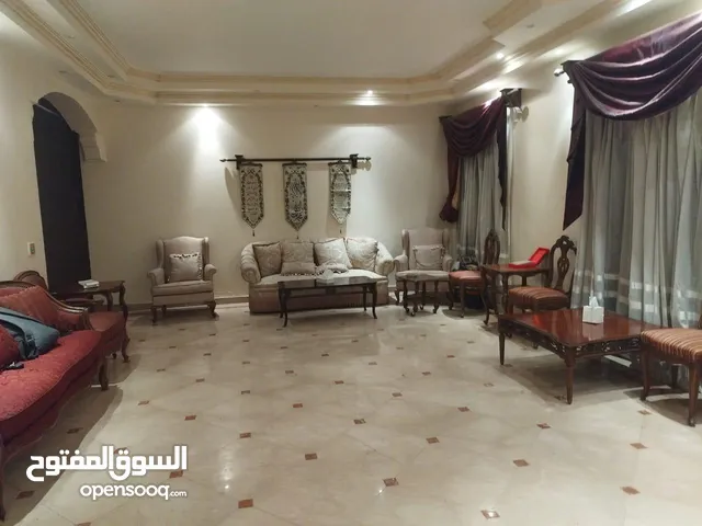300 m2 5 Bedrooms Villa for Rent in Giza Sheikh Zayed