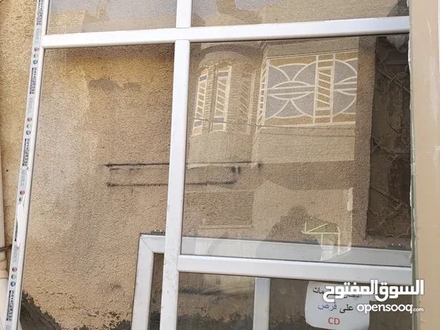 باب محل المنيوم كامل مع باب ولجام