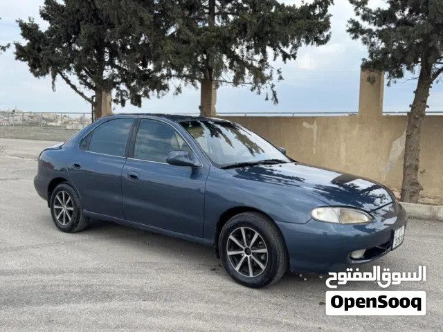 1995 هيونداي افانتي Standard