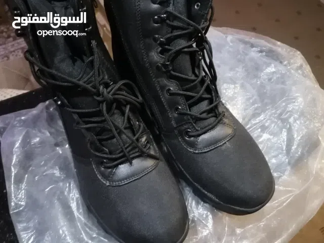 بوتيل عسكري اسود جديد