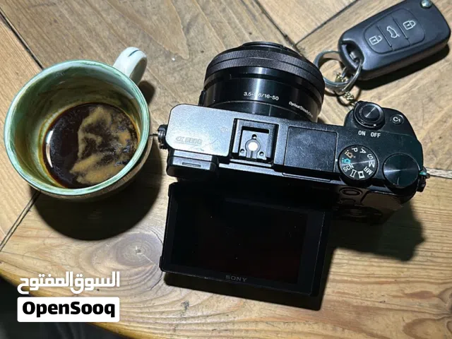 كاميرا Sony a6000 للبيع (تواصل واتساب فقط)