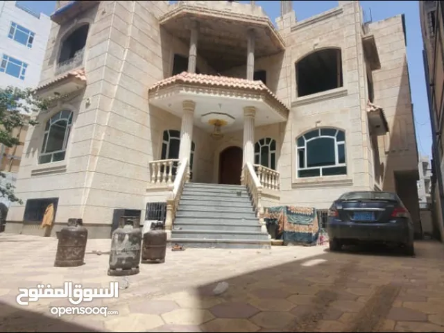 فيلا مشفره عمل شخصي للبيع في بيت بوس بسعر 500$ الف دولار