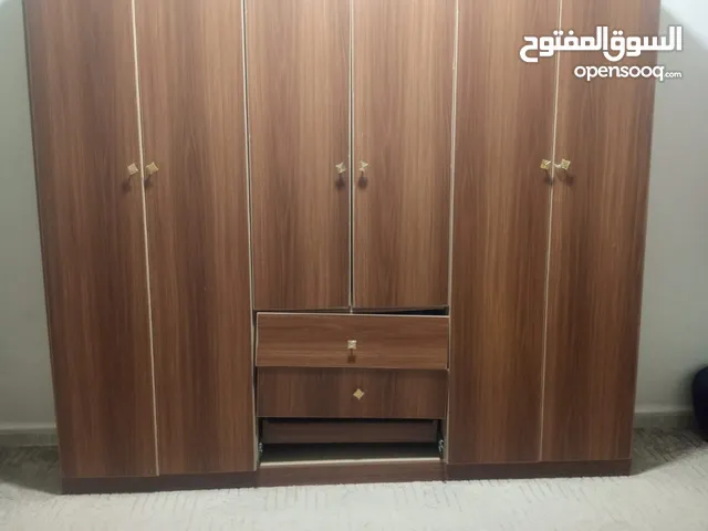 غرفة نوم شبابيه وتصلح لطفل