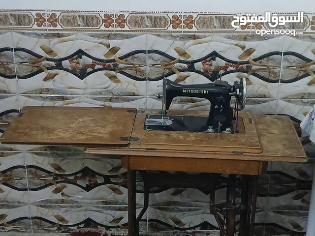 مكينة خياطه نضيفه ومرتبه للبيع حي البساتين قرب بانزين خانه سما بغداد