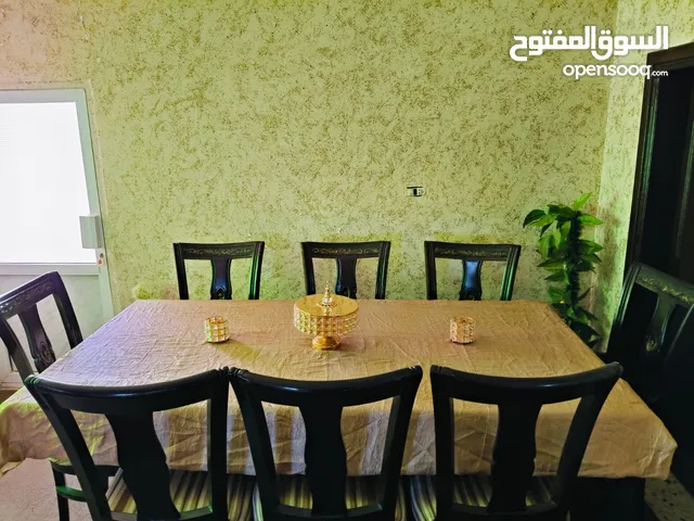 طاولة سفرة مع دنسوار